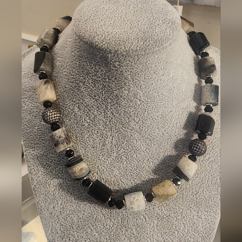 Elegant Black and Gray Jade‎ Stone  Necklace